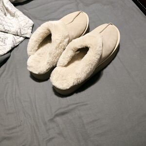 Womens slip on fuzzy platform clogs